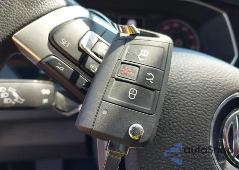 2020 Volkswagen Jetta 1.4T R-Line/1.4T S/1.4T Se из США, поврежденный, VIN 3VWC57BU3LM086880